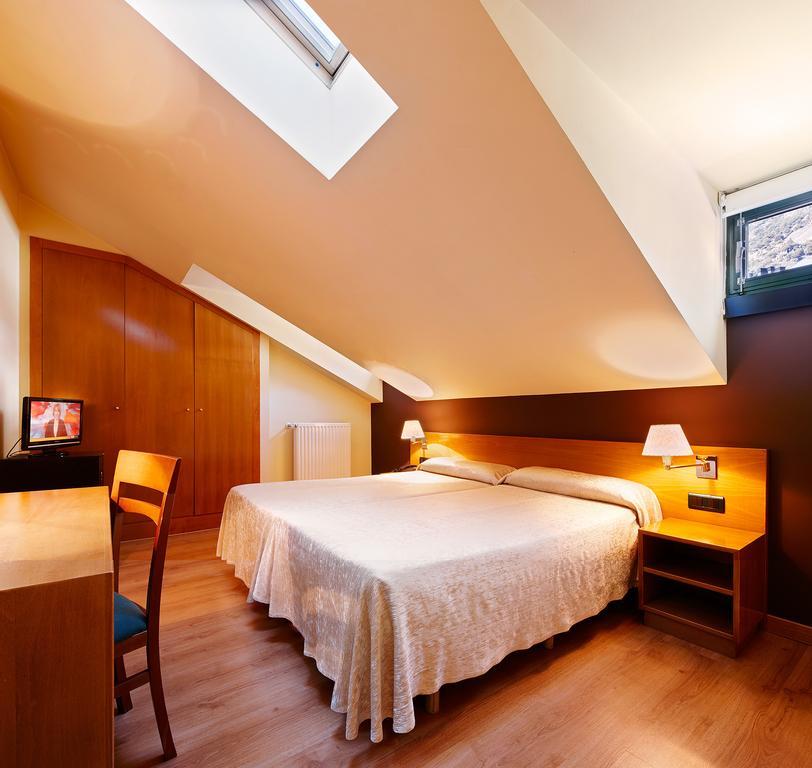 Hotel Salvia D'Or Andorra la Vieja Habitación foto